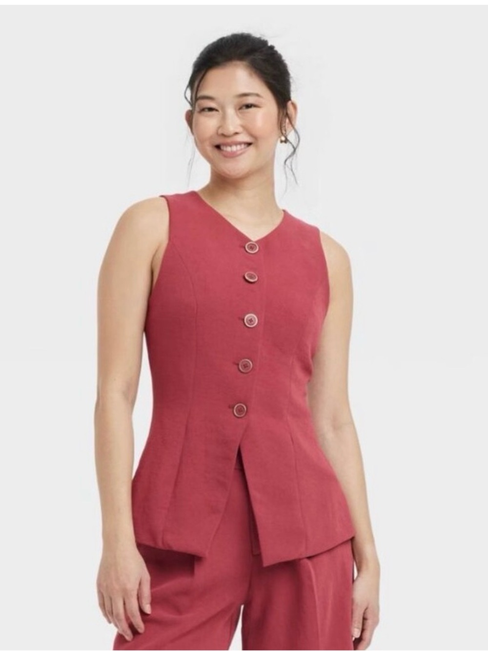 Sleeveless Button-Front Peplum Top in Rose Red
